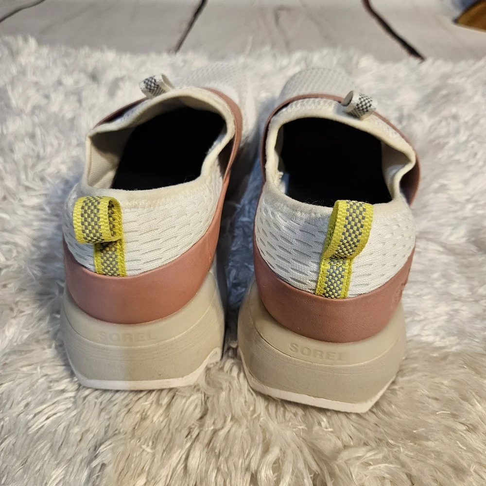 Sorel Kinetic Impact Go Slip On Sneakers White‎ Pink Accent Athleisure